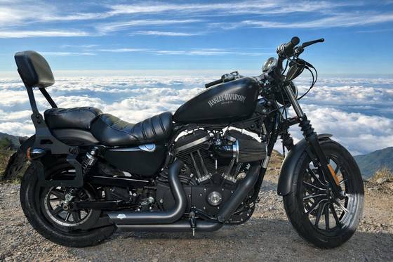 HARLEY-DAVIDSON SPORTSTER IRON 883 